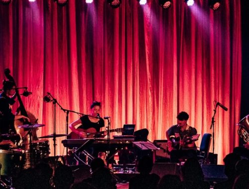 [Live Review] MUSICZINE | Naima Joris – Live at Baracita, Gent